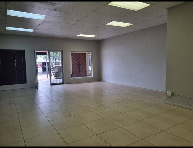 131M² OFFICE TO LET IN SONHEUWEL